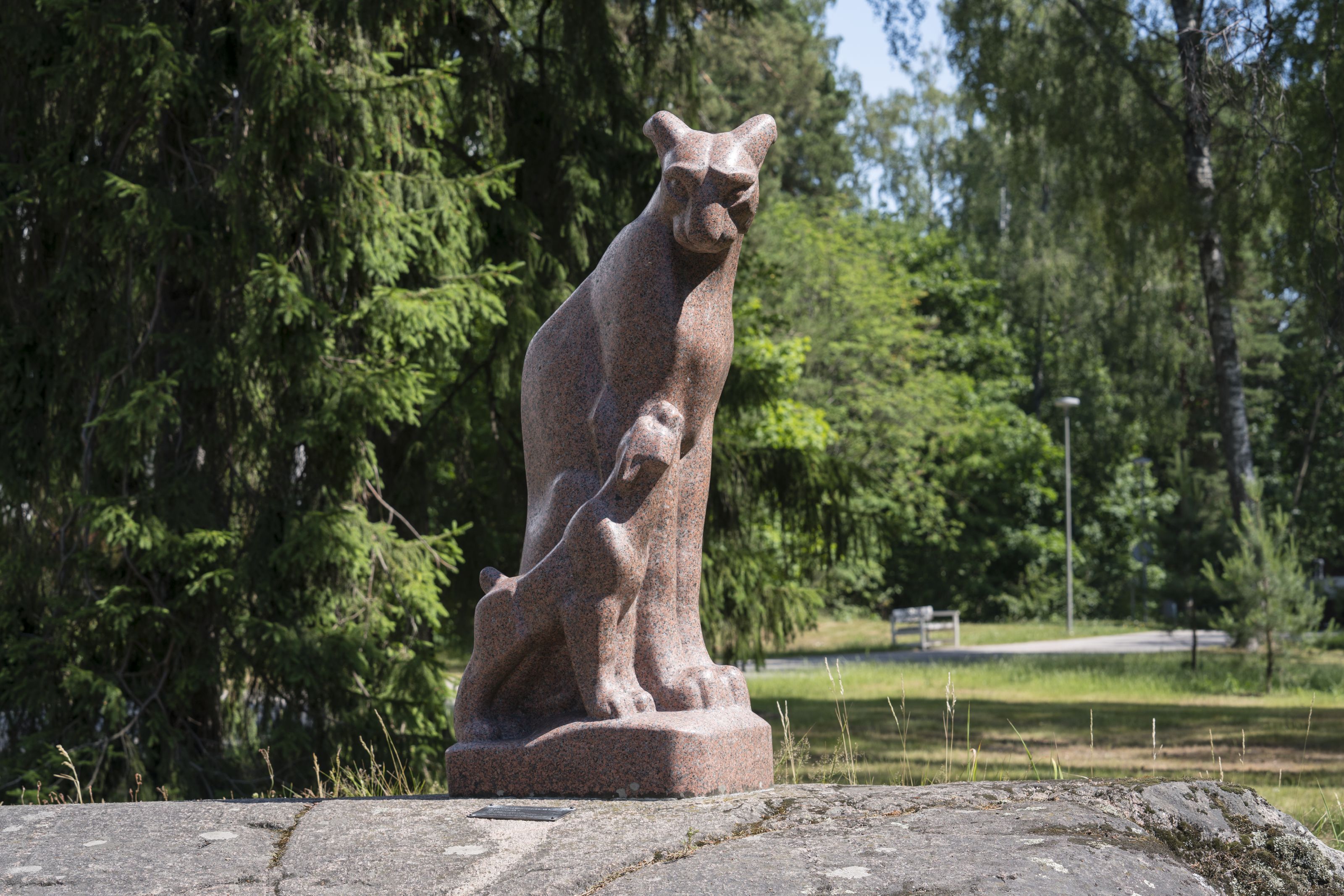 Historialliset iltapäivät: Jatkettu kivi ja Unia teinigalakseista? EMMAn julkinen taide ympäri Espoota ennen ja nyt.