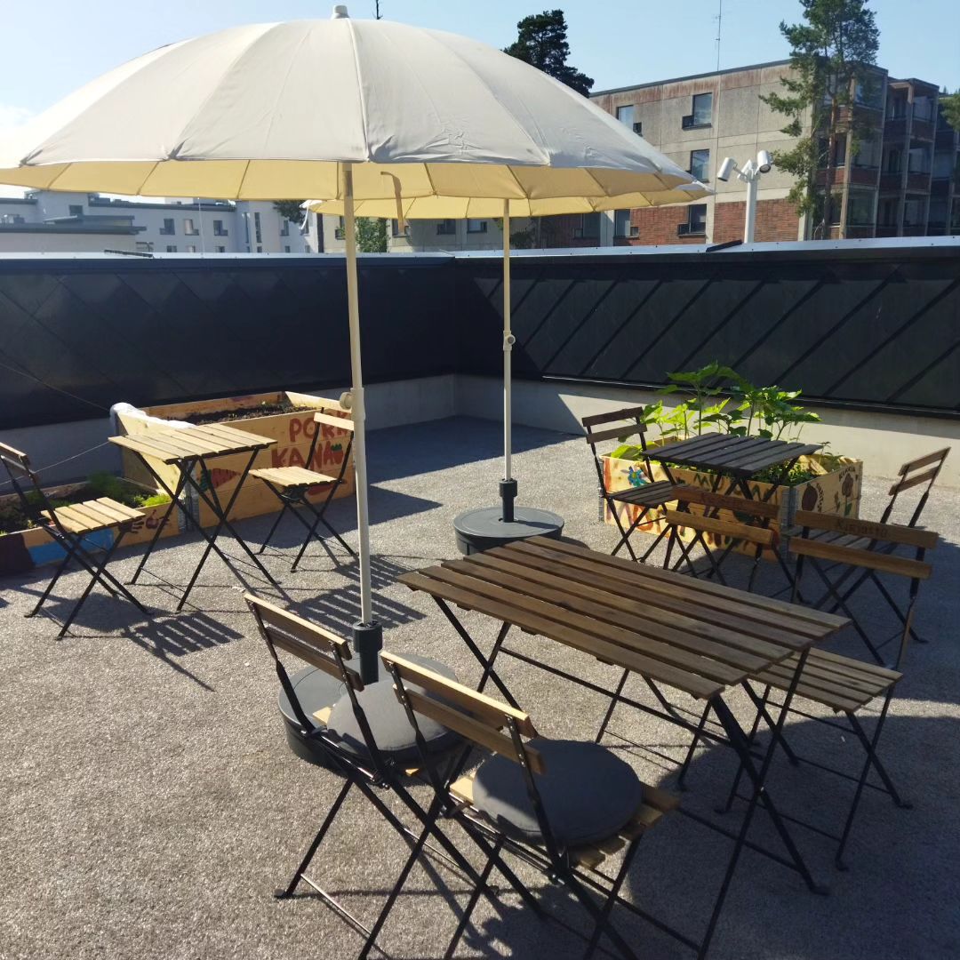 Summer activities for adults in the Lippulaiva library's summer garden