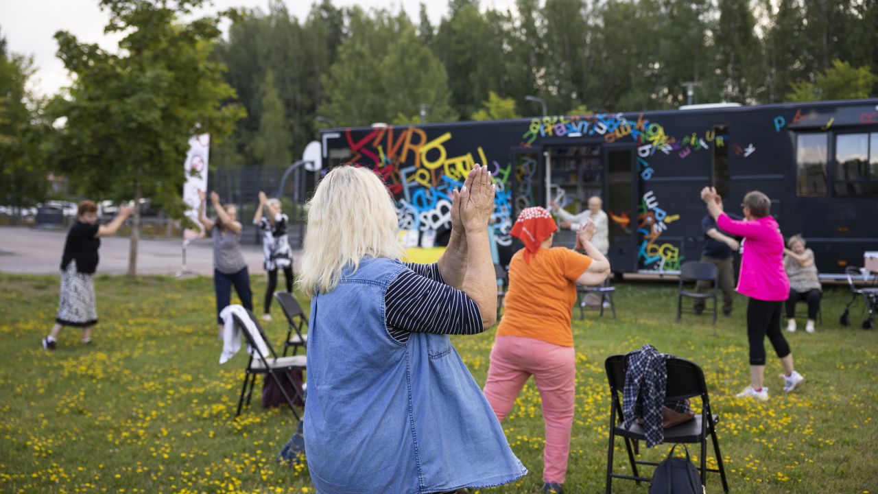Senioripaku Välkky Hiirisuon asukaspuistossa